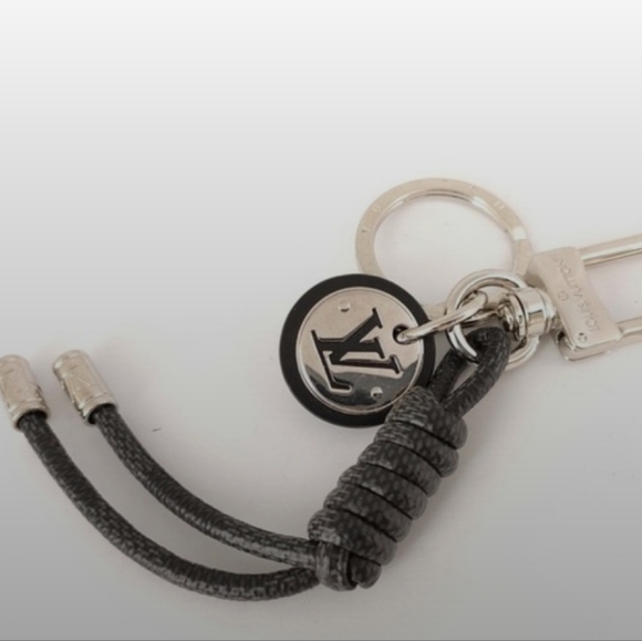 Louis Vuitton Black Keyring Keychain Rope/ UNISEX π₯° - Picture 1 of 5